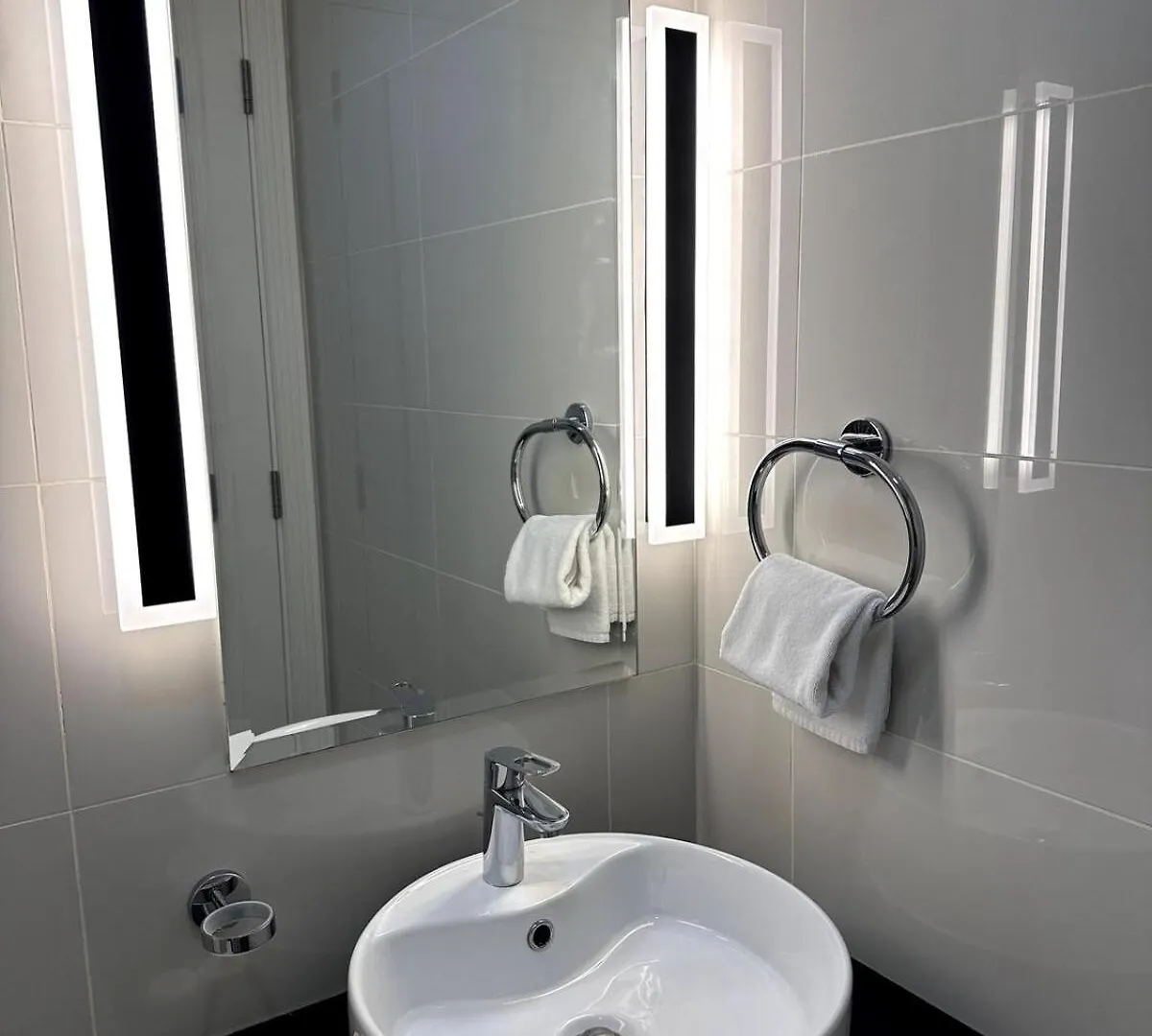 Apartment Stylish 1Br, 2Min To Dubai Mall